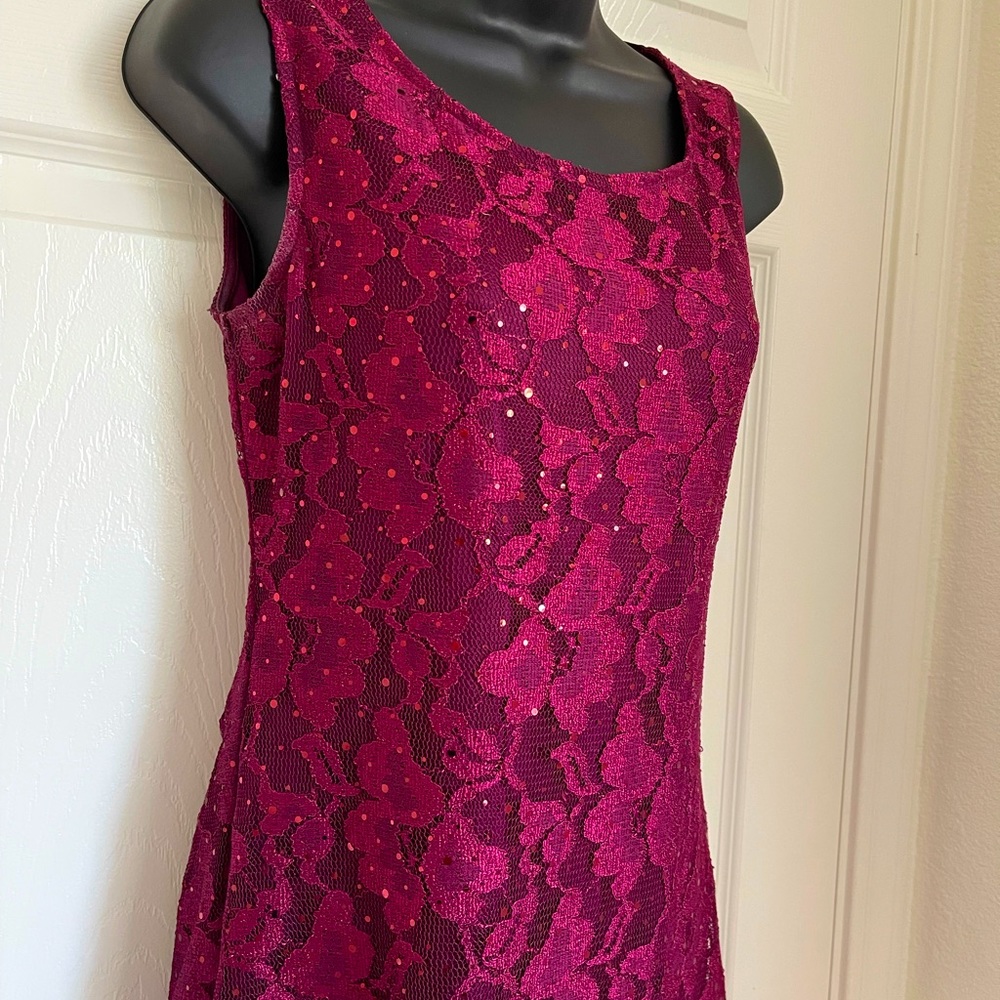 Beautiful little red dress.
